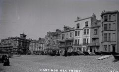 H00189 Denmark Place, Hastings, showing Queens Hotel c.1905 - Flickr - East Sussex Libraries Historical Photos.jpg